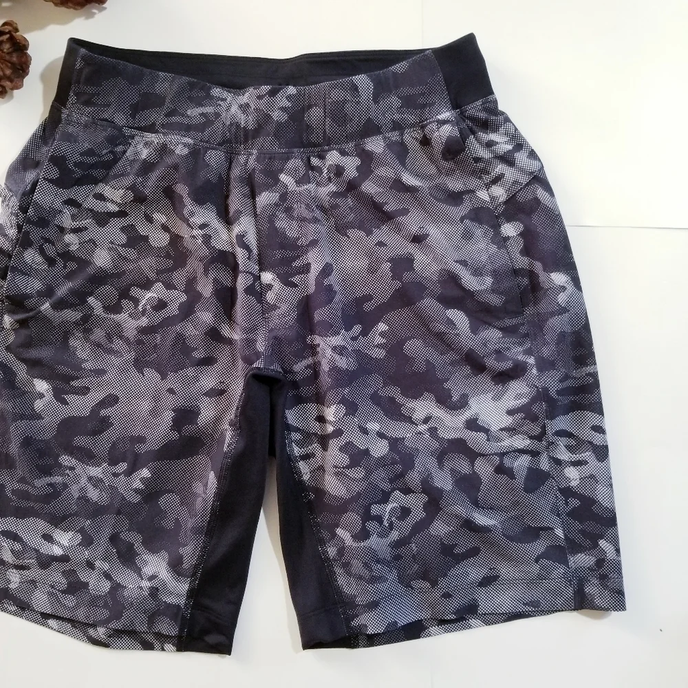 LULULEMON | T.H.E Short Linerless 9” Short Variegated Mesh Camo Black